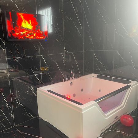 Life Hotel Casalnuovo Di Napoli Buitenkant foto