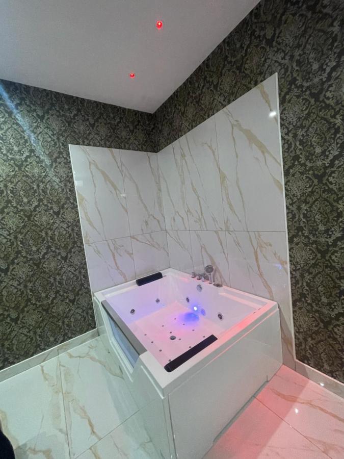 Life Hotel Casalnuovo Di Napoli Buitenkant foto