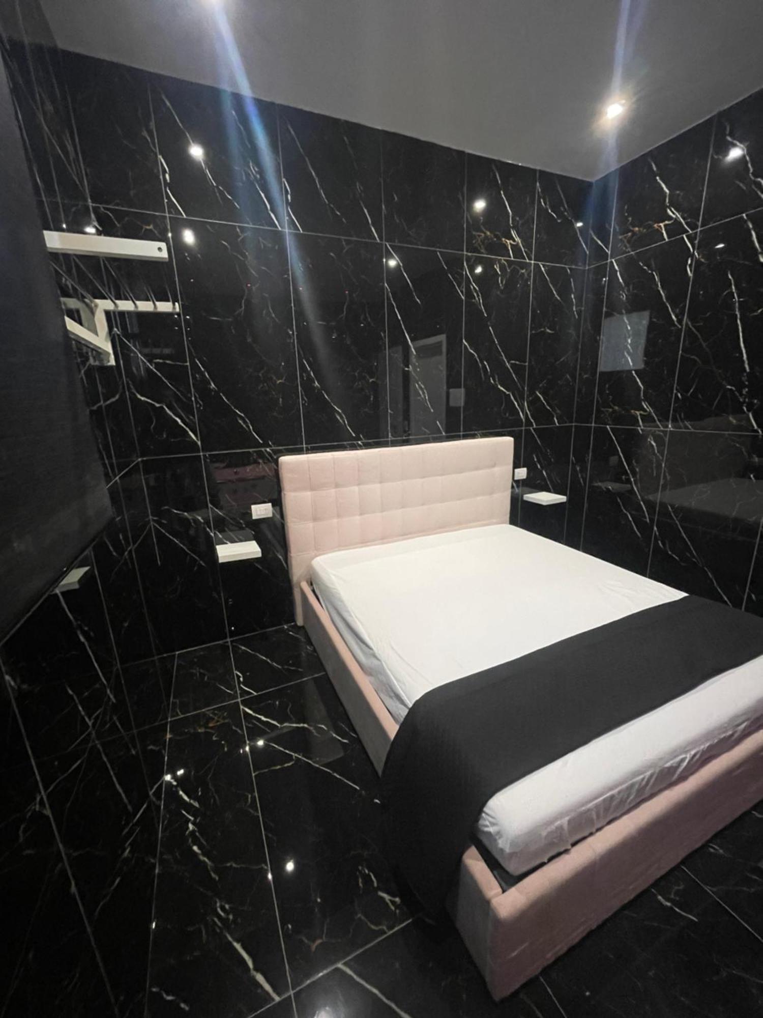 Life Hotel Casalnuovo Di Napoli Buitenkant foto